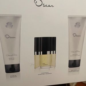 Oscar de la Renta perfume gift set